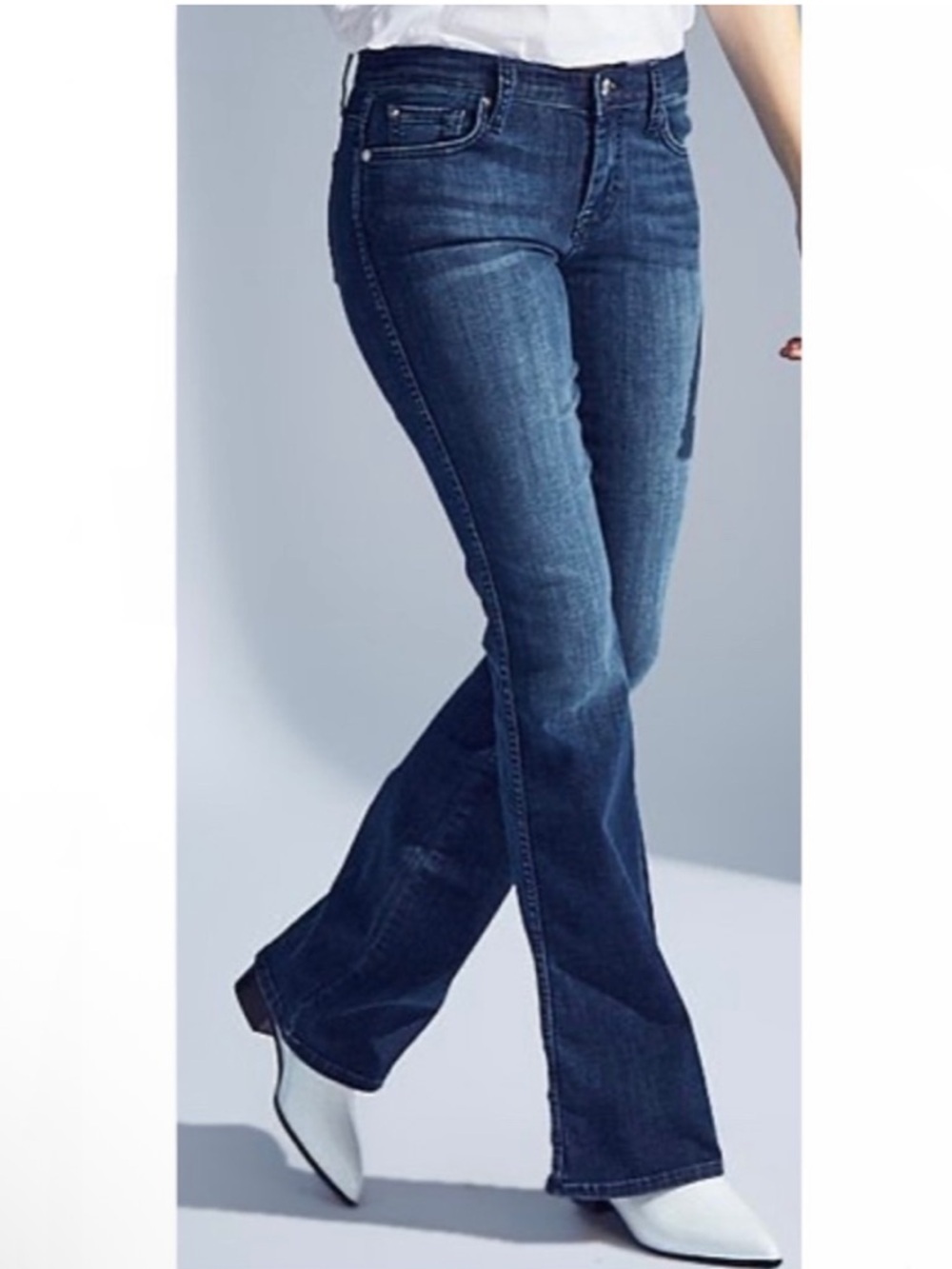 7 For All Mankind A Pocket Low Rise Bootcut Jeans Size 30